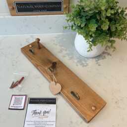 Handmade 8cm Wide Oak Waxed Key Rail Dog Lead With 1 Shaker Peg ~ Slim Vertical Design - thumbnail 3