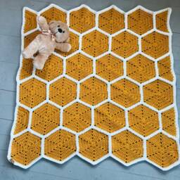 Sweet Honeycomb Blanket - thumbnail 4