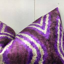 Ikat Velvet Pillow Cover - 16x24, Handwoven Silk Cushion, Modern Home Decor - thumbnail 2