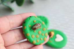 Green Polymer Clay Worry Stone With Spining Bead, Anxiety Relief Fidget Buddy