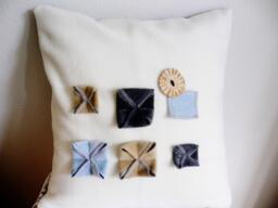 Modern Applique ...shabby Chic... Decorative Throw Pillow ... 3D - thumbnail 1