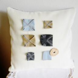 Modern Applique ...shabby Chic... Decorative Throw Pillow ... 3D - thumbnail 2