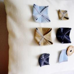 Modern Applique ...shabby Chic... Decorative Throw Pillow ... 3D - thumbnail 3