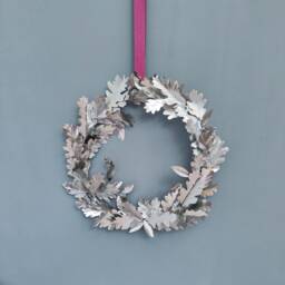 Handcrafted Silver Steel Oak Leaf Wreath - Year Round Festive Decor - thumbnail 3