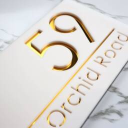 K Smart Sign - Bellissima H1 Laser Cut Matt White & Gold Mirror Floating House Door Numbers Plaque 300mm X 160mm - thumbnail 3