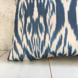 Silk Ikat Pillow Cover, Handwoven Decorative Cushion - 16x24 - thumbnail 3