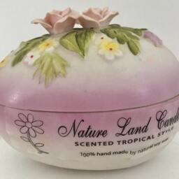 Lavender Scented Soy Candle in Porcelain Purple & White Egg With Roses - thumbnail 2