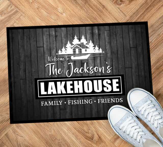 Personalised Lake House Entrance Door Mat - B&w Vacation Cabin 60 X 40 cm - image 1