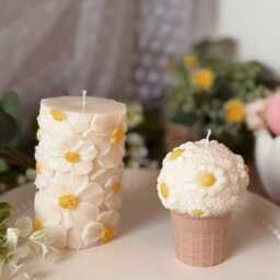 Daisy Ice Cream Cone Candle - thumbnail 2