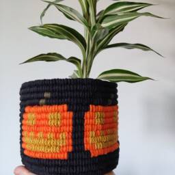 Halloween Pumpkin Macrame Plant Pot Cover, Gothic Planter Spooky Decor, Goth Home Alternative Lover Gift - thumbnail 3
