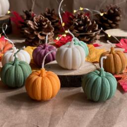 Pumpkin Soy Wax Candle Autumn Scented Fall Decor - thumbnail 2