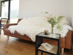 Giant Sheepskin Rug, Cream White Throw, Genuine Leather, 79x44 - thumbnail 1
