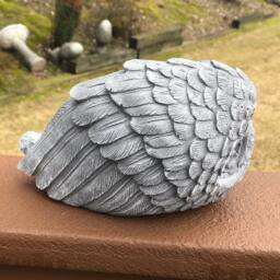 Cat Sleeping in Angel Wings Pet Memorial Statue, Concrete Figure, Garden Decor Cement - thumbnail 2