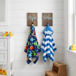 Personalized Wooden Name Hooks, Backpack Mudroom Towel Hooks - thumbnail 4