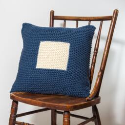 Letter P Maritime Signal Flag + Initial // Pillow Cover Hand Knit in Wool 20 - thumbnail 1