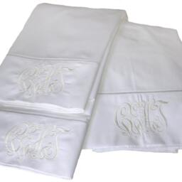 600 Thread Count Sheets in White, Monogrammed - Queen Size - thumbnail 2