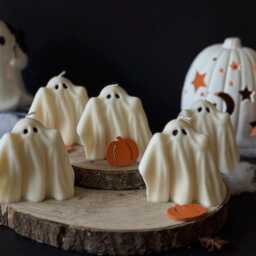 Handmade Ghost Candle Spooky Halloween Decor, Soy Wax - thumbnail 2