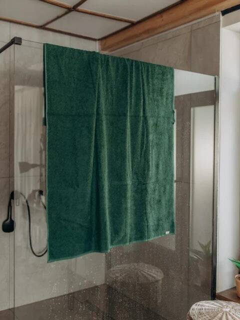 Cozy Emerald Bath Towel, Oversized Hotel Softness & Absorbency Dark Green Spa Plush Bathroom Housewarming Gift - image 1