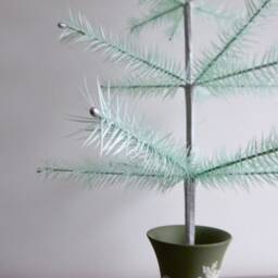 German Goose Feather Christmas Tree - thumbnail 3