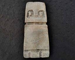 Reproduction Idol Plaque Valdivia Culture 01 - thumbnail 1