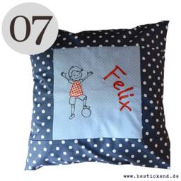 Embroidered Pillow Footballer + Name //Light Blue - Navy// 40x40 Pillowcase Gift Cuddly Cuddle Name - thumbnail 3