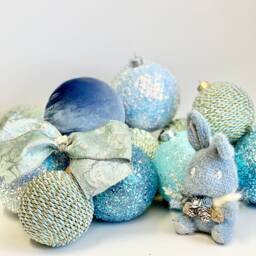 Handmade Blue & Gold Christmas Ball Ornament Yarn Wrapped - thumbnail 4