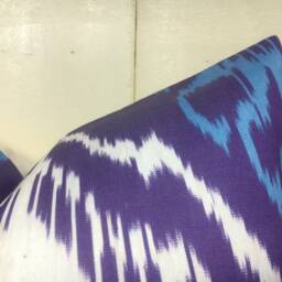 Handwoven Silk Ikat Pillow Cover, 20x20 Modern Cushion - thumbnail 3