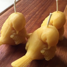 Beeswax Small Sparrow Candle - thumbnail 2