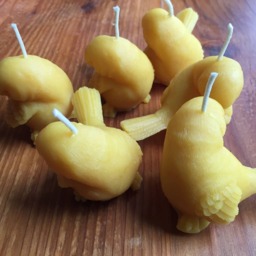 Beeswax Small Sparrow Candle - thumbnail 3