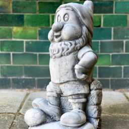Player Football Gnome Sculpture Concrete Sport Figurine Outdoor Soccer Statue Stone Player Decoration Lawn Ornament Gnome Lover Gift - thumbnail 2