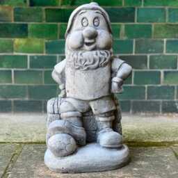Player Football Gnome Sculpture Concrete Sport Figurine Outdoor Soccer Statue Stone Player Decoration Lawn Ornament Gnome Lover Gift - thumbnail 3