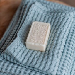 Waffle Linen Hand Towel in Sky Blue. Linen-Cotton Blend Waffle Bath Towel. Absorbent & High Quality - thumbnail 3