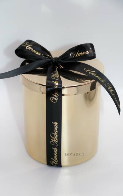 Luxury Oud Candle - Soy Wax Gift - Handmade Aromatherapy Travel Relaxation Eco-Friendly Hadya & Co - image 1