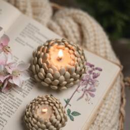 Flowers Candles, Beeswax Chrysanthemum Candle, Wedding Favors, Decorative Gift For Mom, Home Decoration, Decor - thumbnail 2