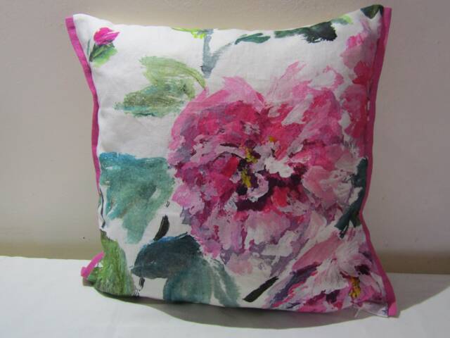 Designers Guild Shanghai Garden Peony Floral 100% Linen Fabric Cushion Cover - image 1