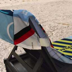 Manchester Blues - Kit Montage Multicoloured Sunbed Towel With Pockets - thumbnail 4