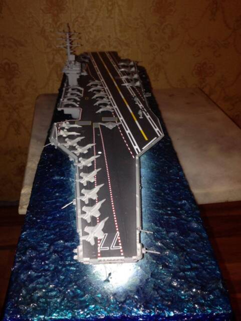 Nimitz Carrier Class George H. Bush Cvn-77 With Diorama - image 1