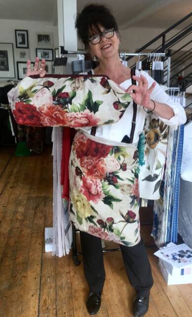Fiore Botanico Fabric By The Meter/Linen/Red Flowers Carlucci Jab 5 Colors - image 1