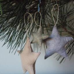 Wool Felt Star Christmas Ornaments, Set Of 3, Camel, Gray, Green - thumbnail 2
