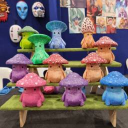 Mushroom Man - Common Species Garden Statue - thumbnail 2