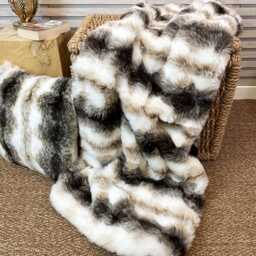 Italian Wolf Striped Faux Fur Throw - Double-Sided Luxury Blanket - thumbnail 3