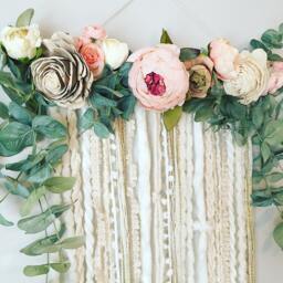 Peony Floral Wall Hanging, Neutral Yarn, Modern Flower Decor - thumbnail 3