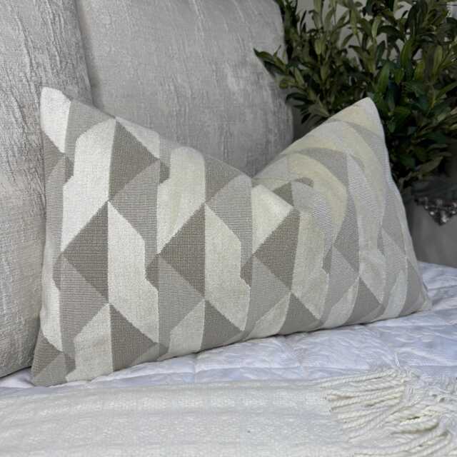 "Velvet Rectangle Cushion Cover 12""x20" - image 1