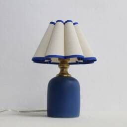 Handmade Scallop Burlap Lampshade With Navy Blue Ceramic Base - thumbnail 3