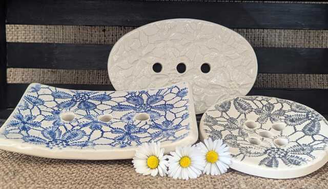 Daisy Embossed Ceramic Soap Dish - image 1