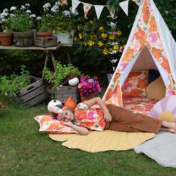 "Cushion ""Picnic With Flowers" - thumbnail 4