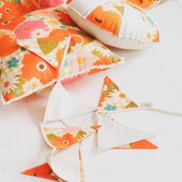 "Cushion ""Picnic With Flowers" - thumbnail 2