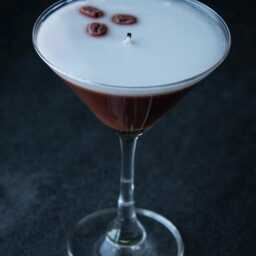 Realistic Espresso Martini Candle, Roasted Coffee Scented Cocktail Candle - thumbnail 4