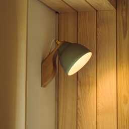 Green Element Wall Light in Ceramic & Oak - thumbnail 2