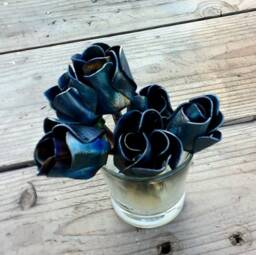 steel Roses Scrap Metal Art - thumbnail 2